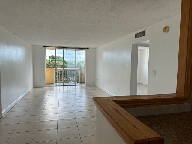Building Photo - 1800 Sans Souci Blvd