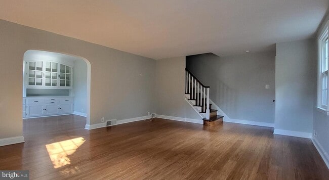 Building Photo - 37 Schuyler Rd