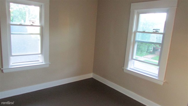 Foto del edificio - 247 Brown St SE