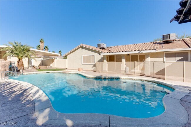 Foto del edificio - 2121 Rosanna St