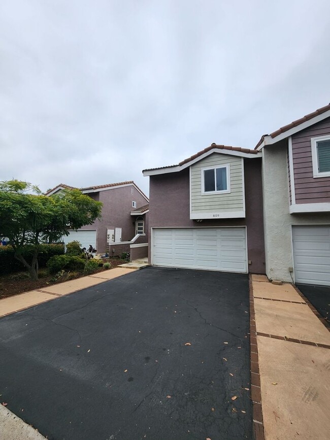 Building Photo - 3 Bedroom Townhouse in Solana Beach