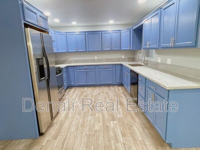 Foto del edificio - 1646 E Jarvis Ave