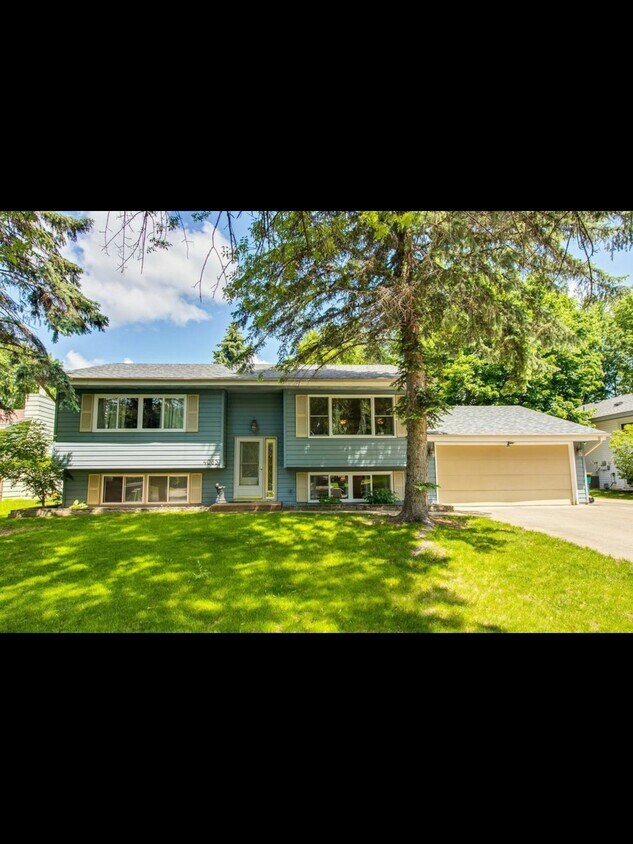 4063 88th Ave NE, Circle Pines, MN 55014 House Rental in Circle Pines