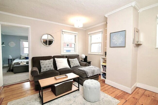 Foto del edificio - 206 Bunker Hill St