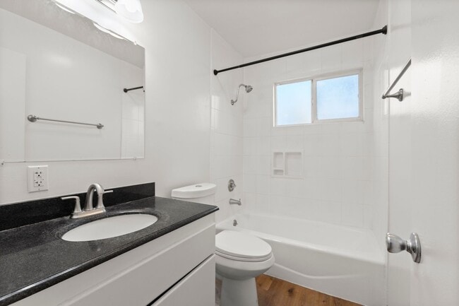 Interior Photo - Rowena