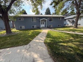 Building Photo - 213 19th St SE