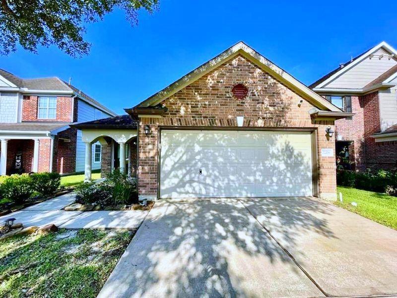 Foto principal - 22206 Orchard Dale Dr