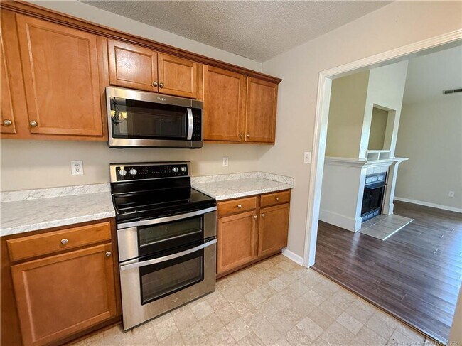 Foto del edificio - 4504 Rose Meadow Dr