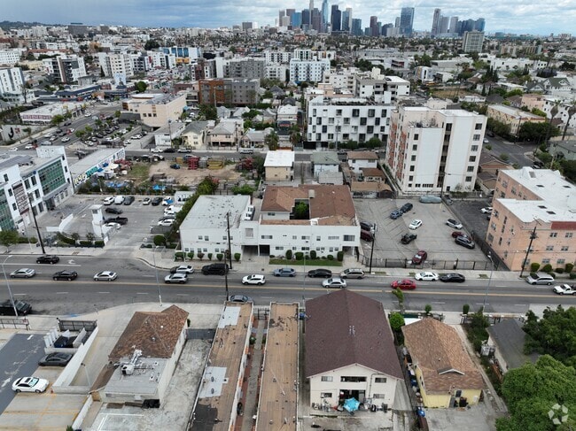 3D Exterior - 1032-1036 S Normandie Ave