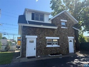Building Photo - 5-21-21 Berdan Ave