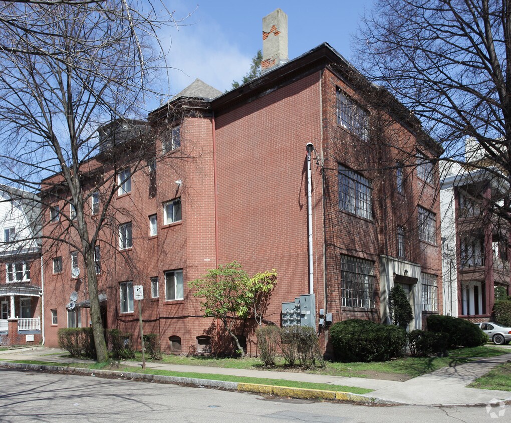 Building Photo - 175 W River St