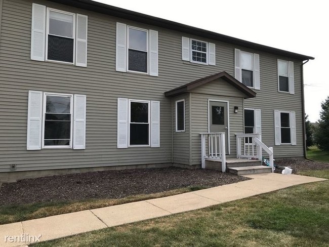Building Photo - 2 br, 1 bath Apartment - Buda Apts