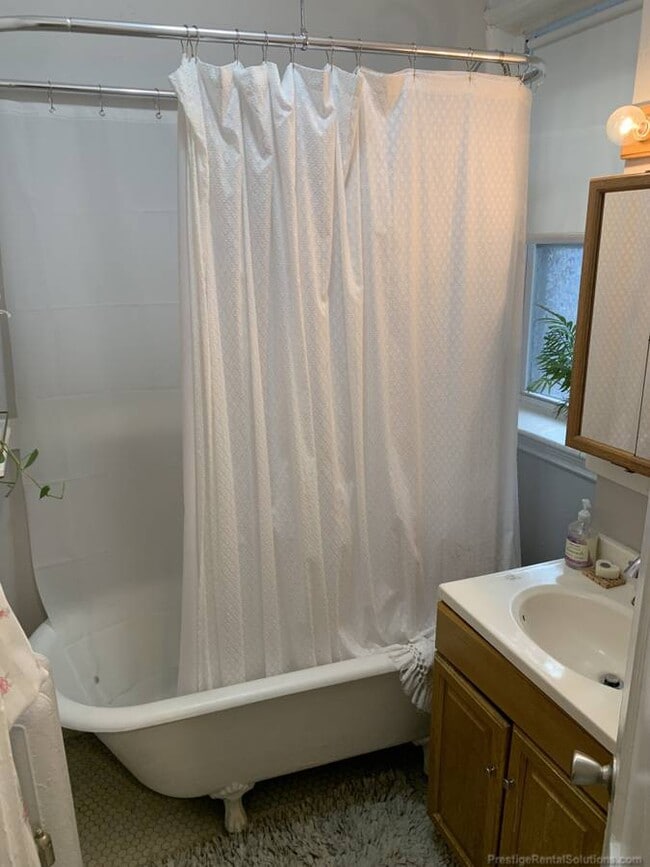 Building Photo - 95 Gordon St Building Photo - 95 Gordon St