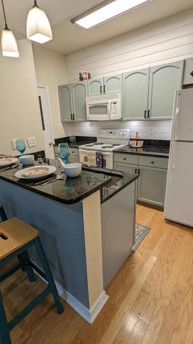 Building Photo - 3910 Penderview Dr
