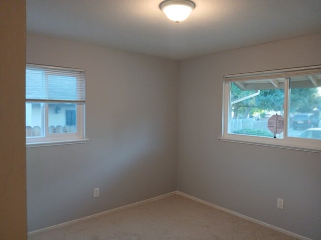 Building Photo - 5061 Bonniemae Way