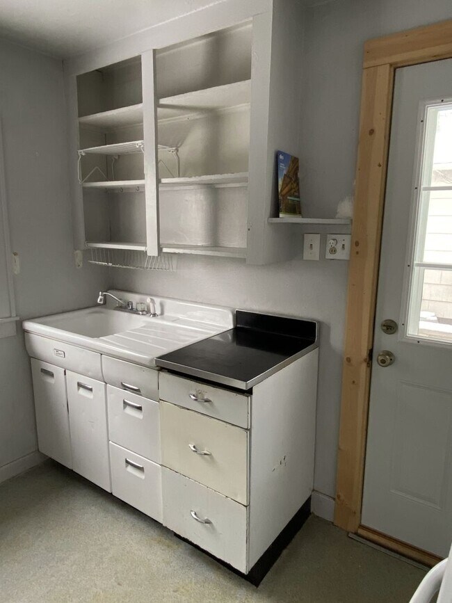 Building Photo - 506 S 15th Street