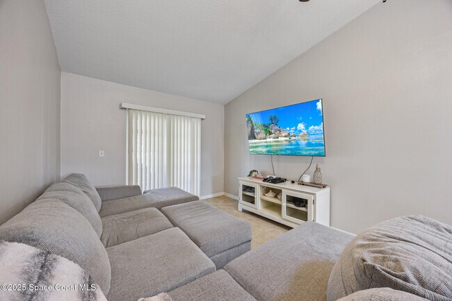 Foto del edificio - 1666 Owl Ln