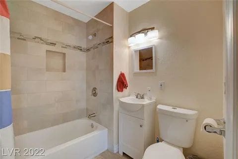 Building Photo - 219 Elm St