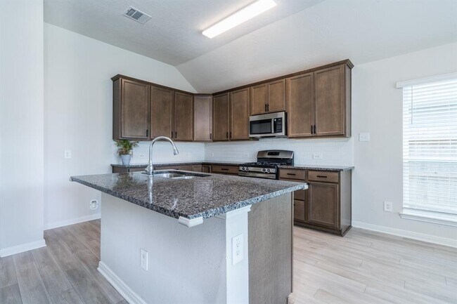 Foto del edificio - 911 Acorn Trail Pl