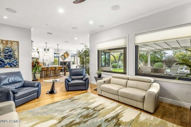 Foto del edificio - 10912 E Butherus Dr