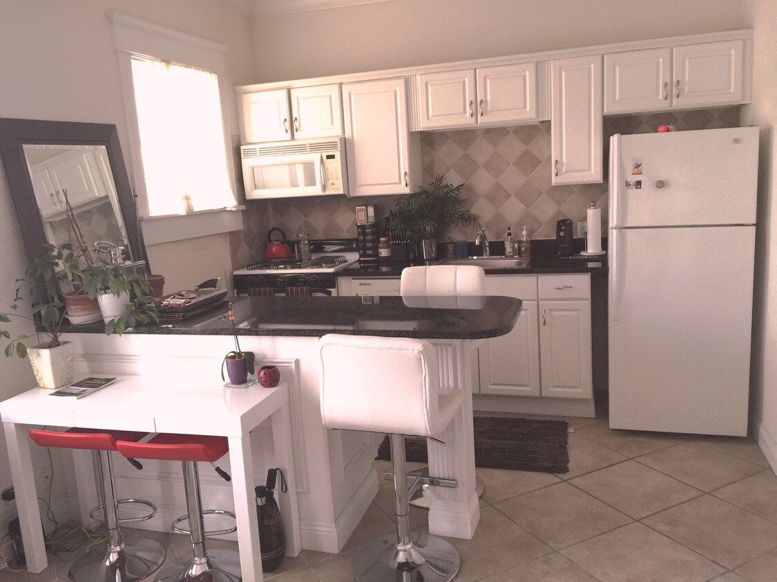 Primary Photo - 4007 Prytania St