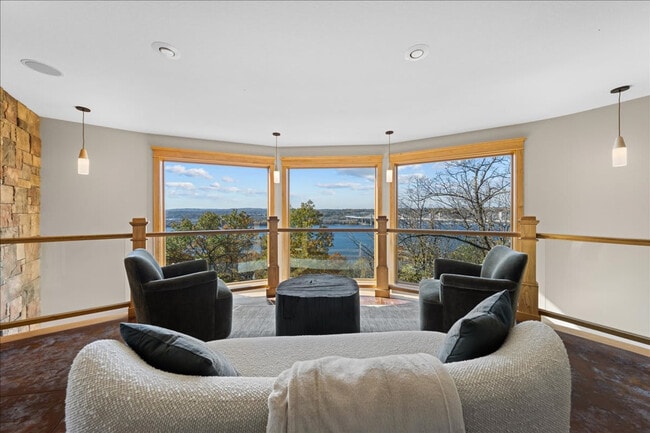 Building Photo - 1248 WI-35