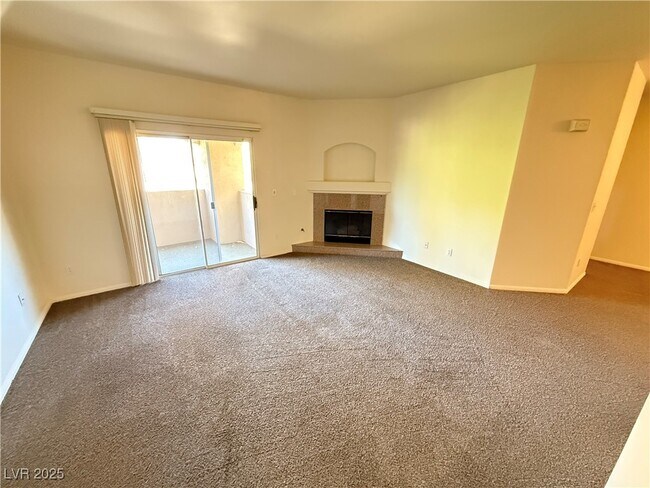 Foto del edificio - 2050 W Warm Springs Rd