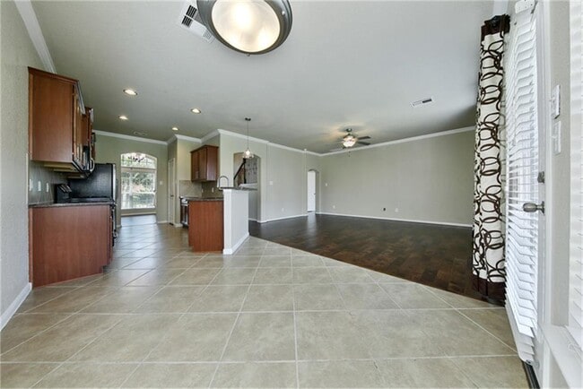 Building Photo - 139 Sweet Leaf Grove Ln