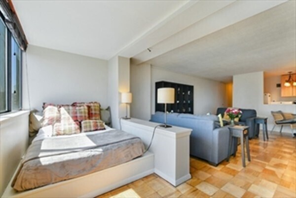 Foto del edificio - 2 Hawthorne Pl