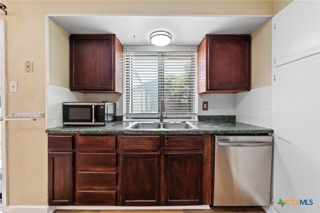 Foto del edificio - 602 Skyline Ave