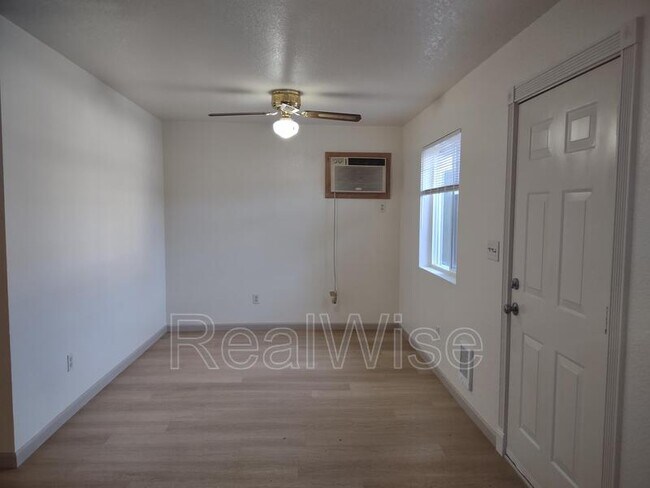 Foto del edificio - 120 Sunny Ln