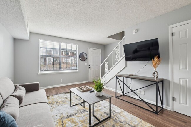 Foto del edificio - 600 Whispering Hills Dr