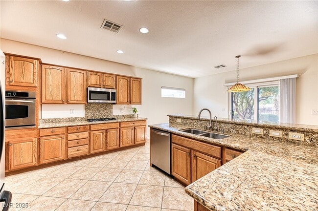 Building Photo - 2253 Laurel Heights Ln