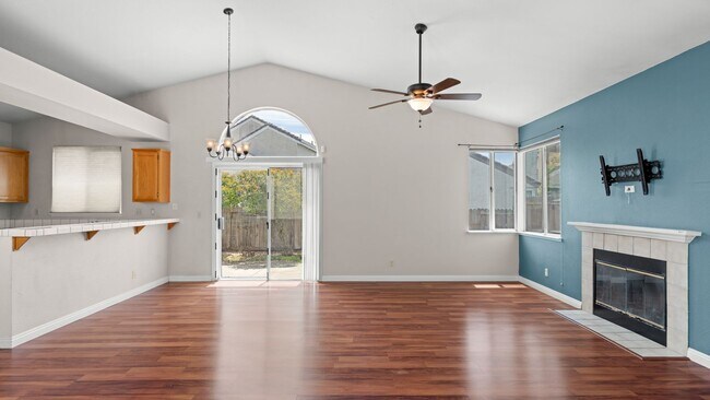 Foto del edificio - 957 McCoy Creek Cir
