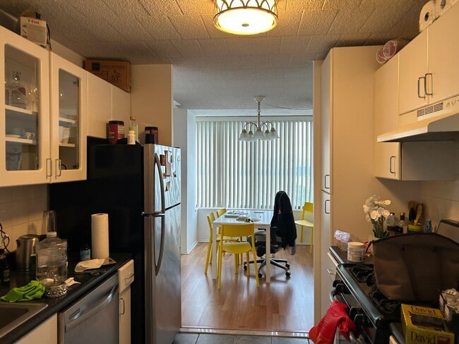 Building Photo - 9060 Palisade Ave