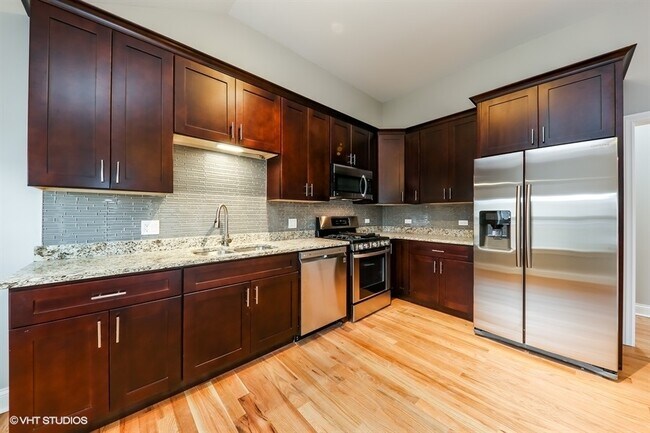 Building Photo - 328 E Liberty Dr
