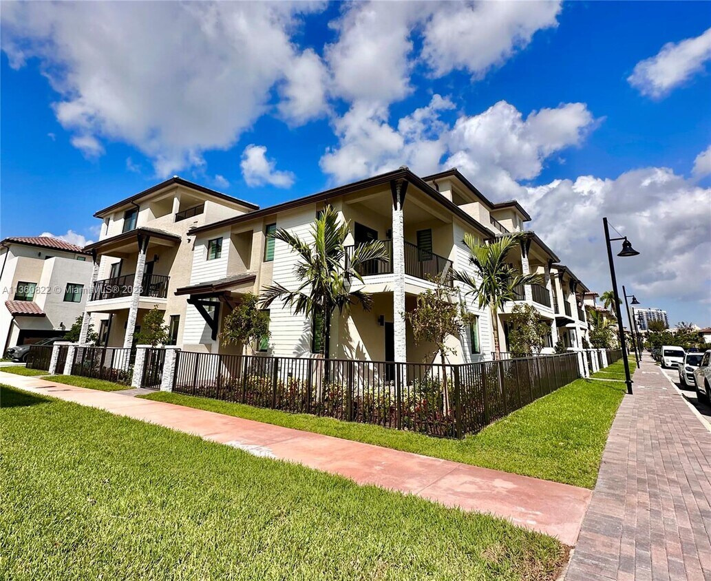 8317 NW 45th St, Doral, FL 33166 Townhome Rentals in Doral FL