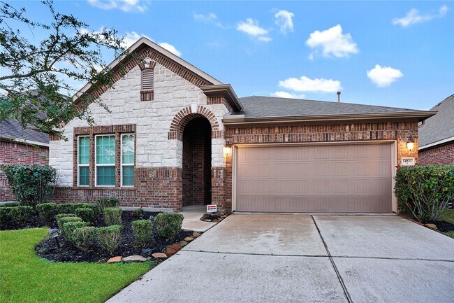 Foto del edificio - 14831 Keely Woods Ct