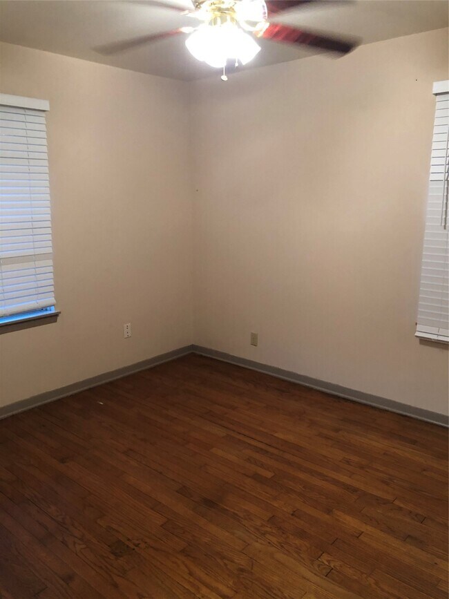 Foto del edificio - 3025 Chimira Ln
