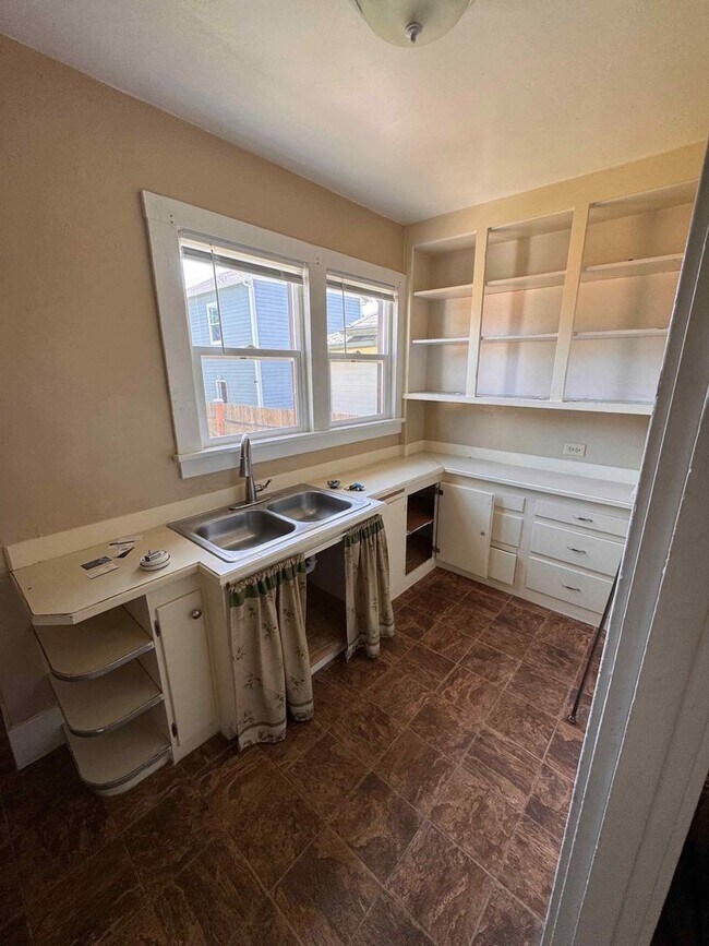 Foto del edificio - Bremerton Charmer for Rent! Fully Fenced Y...