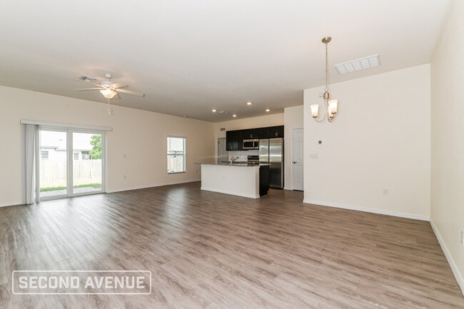 Foto del edificio - 1018 NW 8th Pl