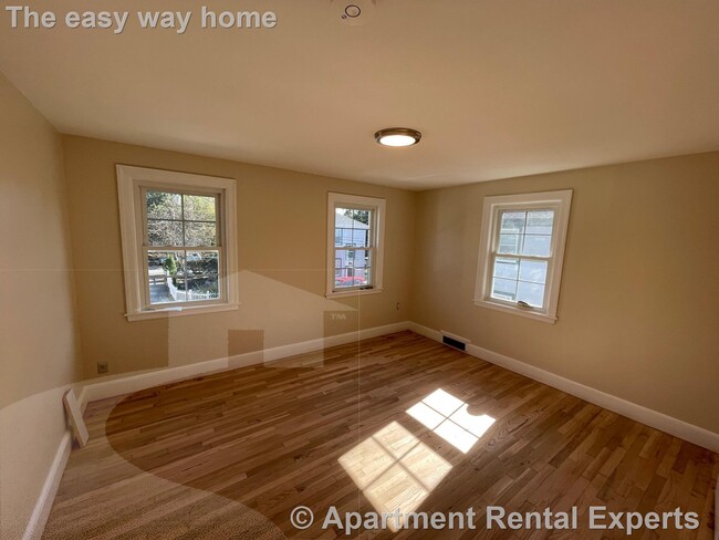 Building Photo - Porter Sq 2BR - Parking Included - Total Reno