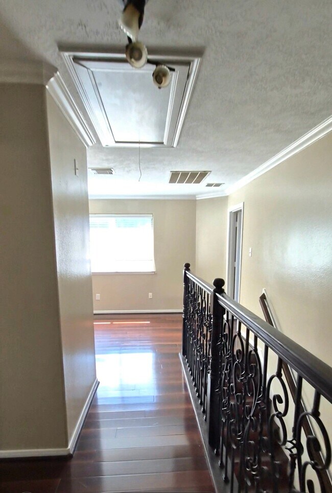Foto del edificio - 5019 Jasmine Meadows Ln