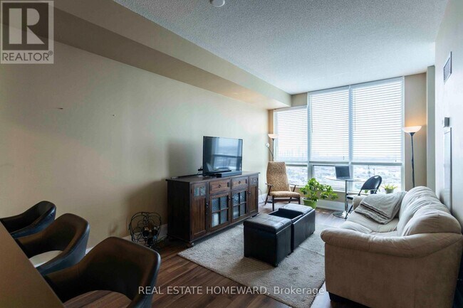 Photo du bâtiment - 15 Viking Ln