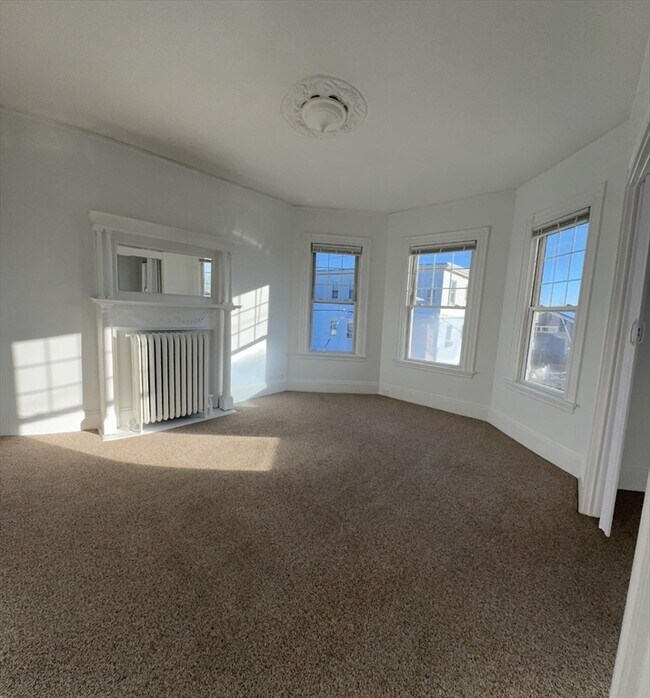 Building Photo - 150 Hermon St