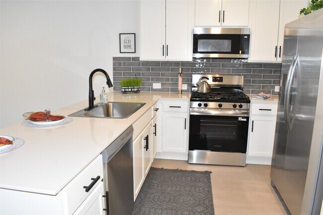 Building Photo - 482 Southern Magnolia Wy