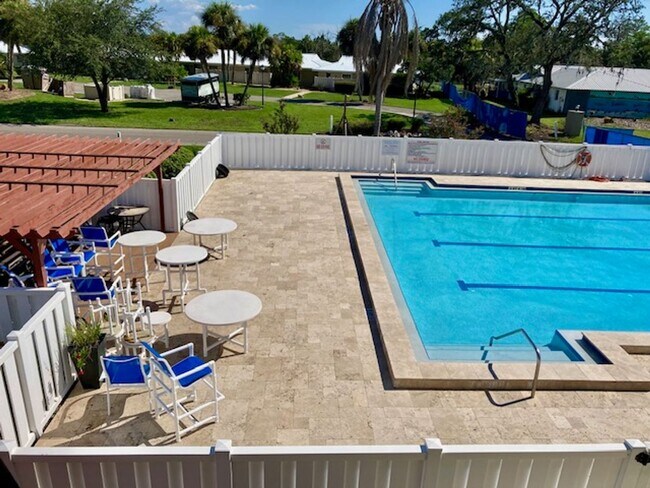 Foto del edificio - Islands Community Condo