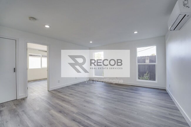 Foto del edificio - 3663 Budd St