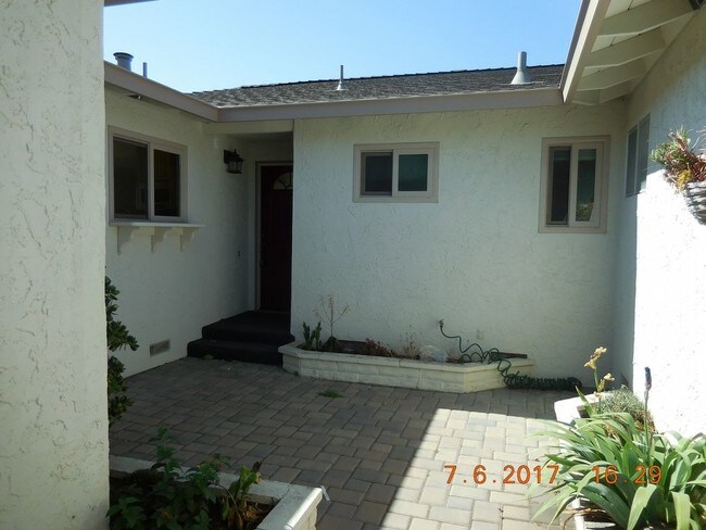 Building Photo - 520 San Blanco Ct