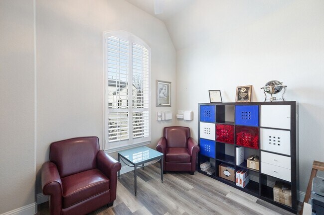 Foto del edificio - 950 Gentle Knoll Ln